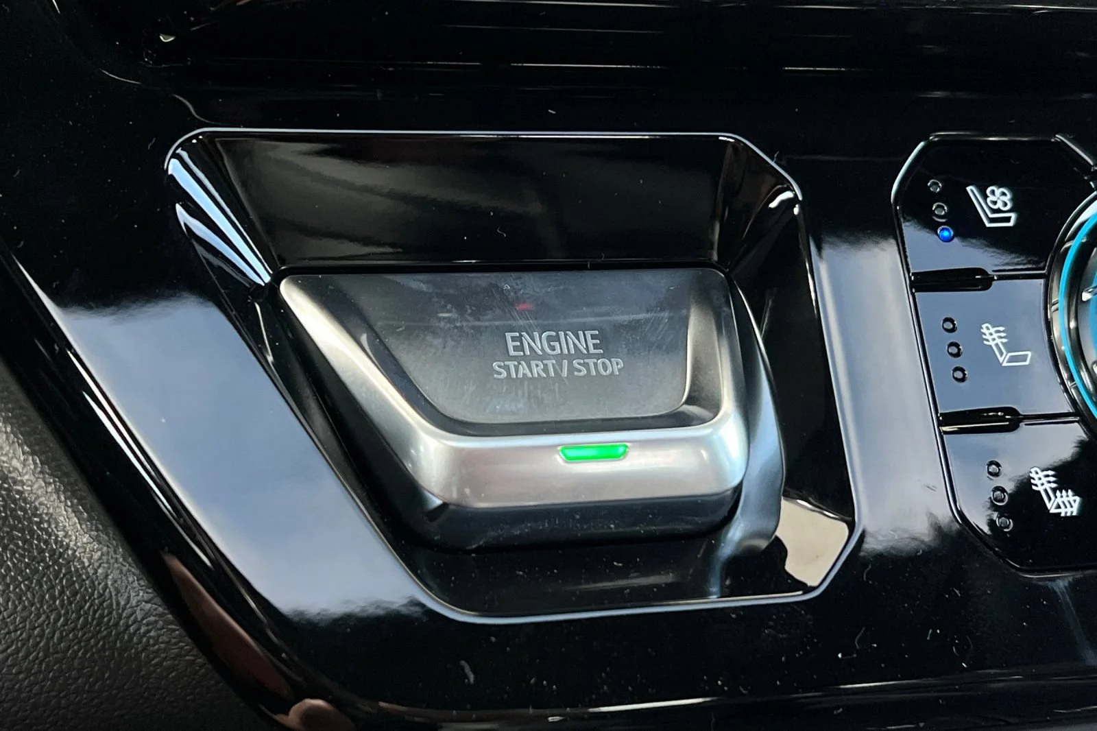 2026 GMC Sierra 1500 AT4X - Photo 24