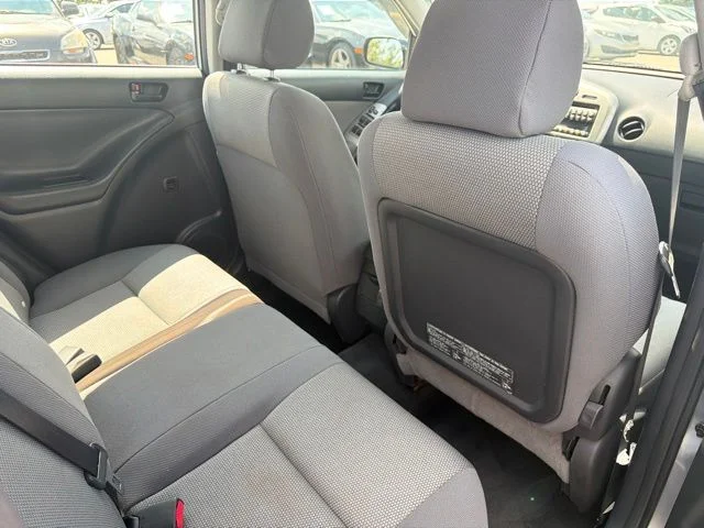 Used 2007 Silver Pontiac Base image 21