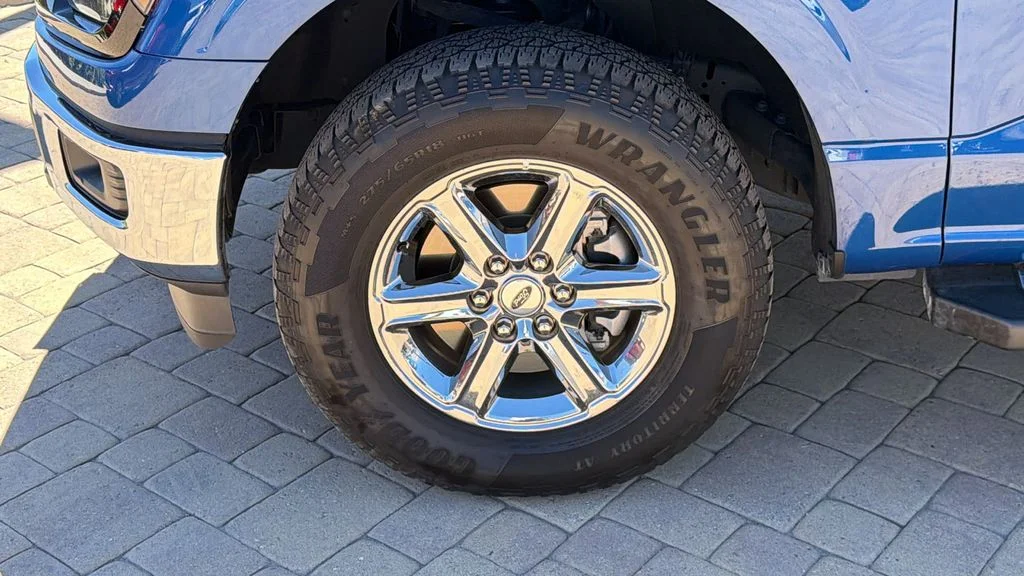 Used 2025 Blue Metallic Ford XLT image 9