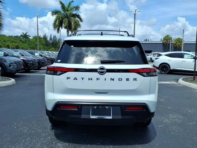 New 2026 Everest White Pearl TriCoat Nissan SV image 5