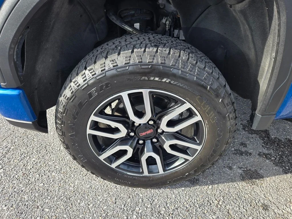 Used 2024 Blue GMC AT4 image 12