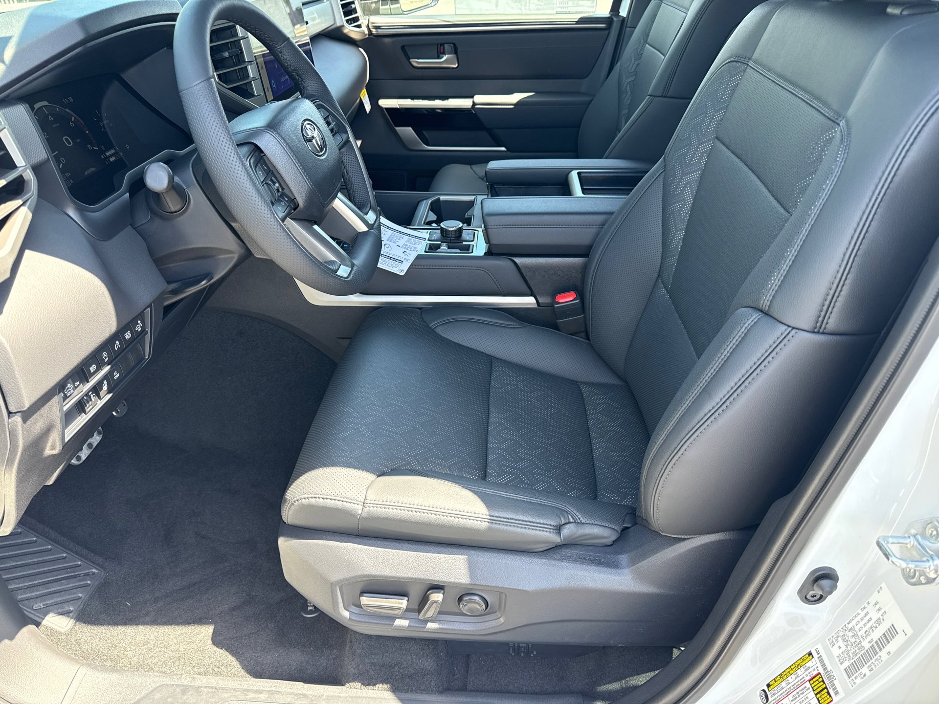 2025 Toyota Tundra Limited - Photo 22