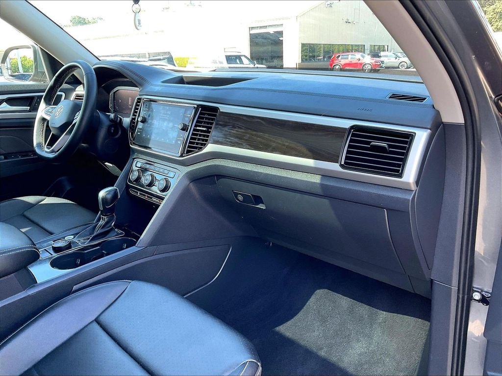 Used 2023 Gray Volkswagen 3.6L V6 SE w/Technology image 13