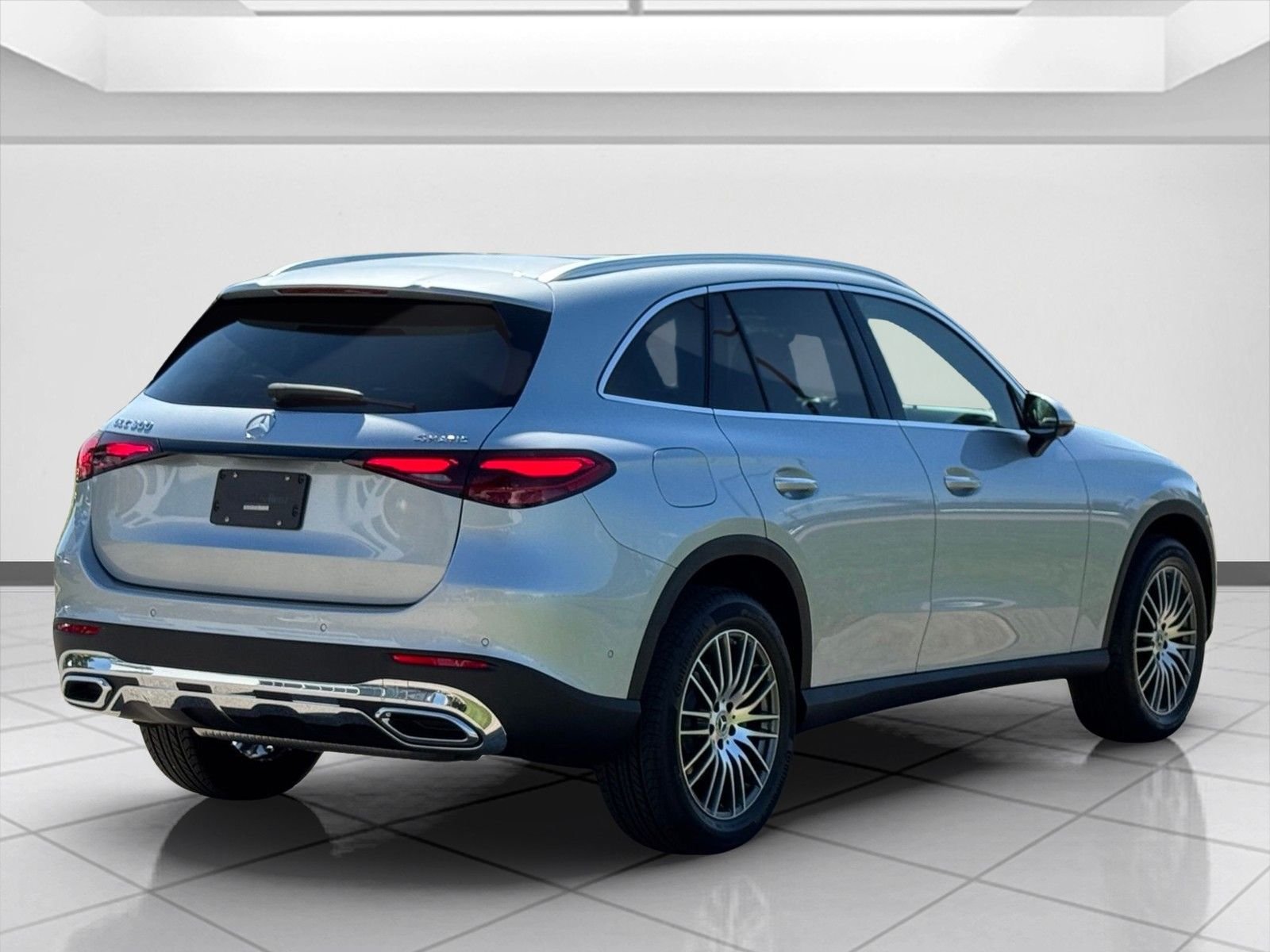 New 2026 Cirrus Silver Metallic Mercedes-Benz GLC 300 image 3