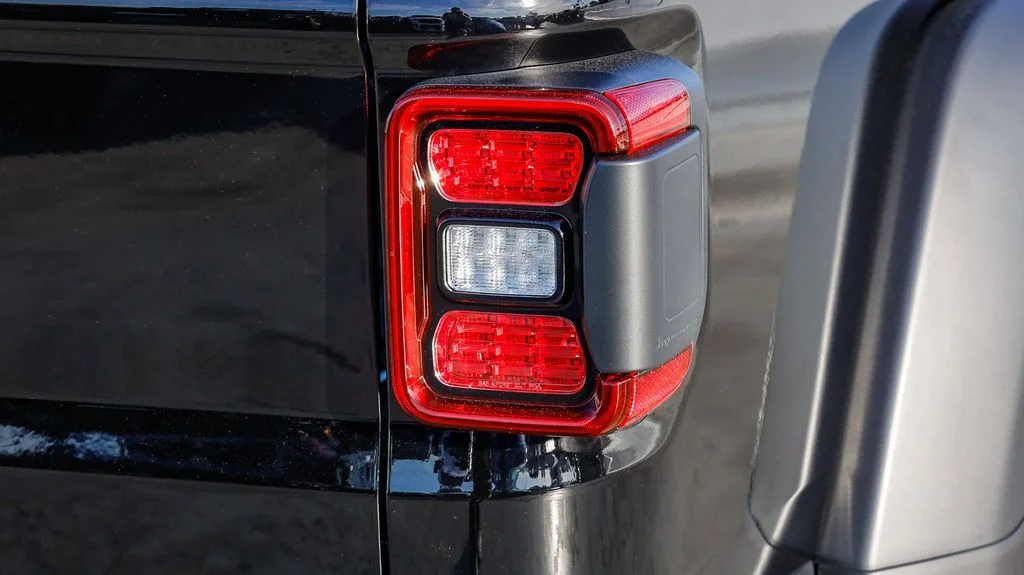 New 2026 Black Jeep Mojave image 10