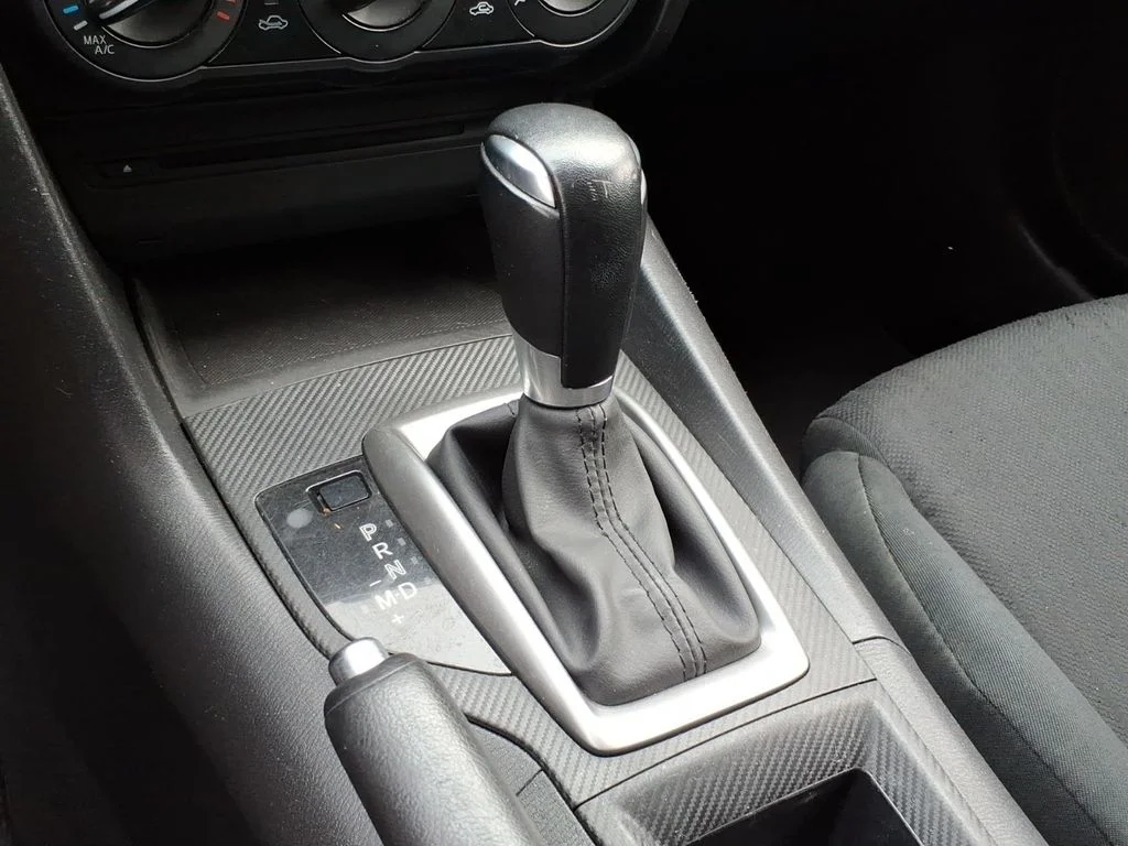 Used 2014 White Mazda i Sport image 18