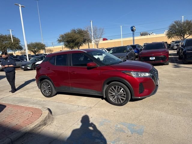 2023 Nissan Kicks SV