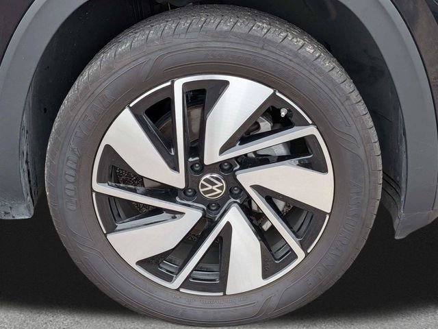 Used 2025 Black Volkswagen 2.0T SE w/Technology image 11