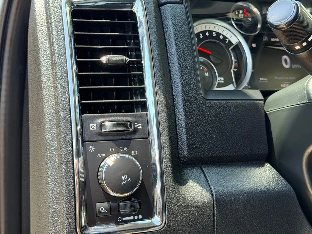 Used 2017 Silver Ram Laramie image 21