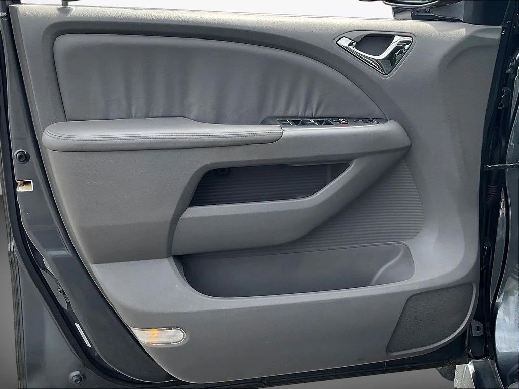 Used 2010 Polished Metal Metallic Honda EX-L image 25