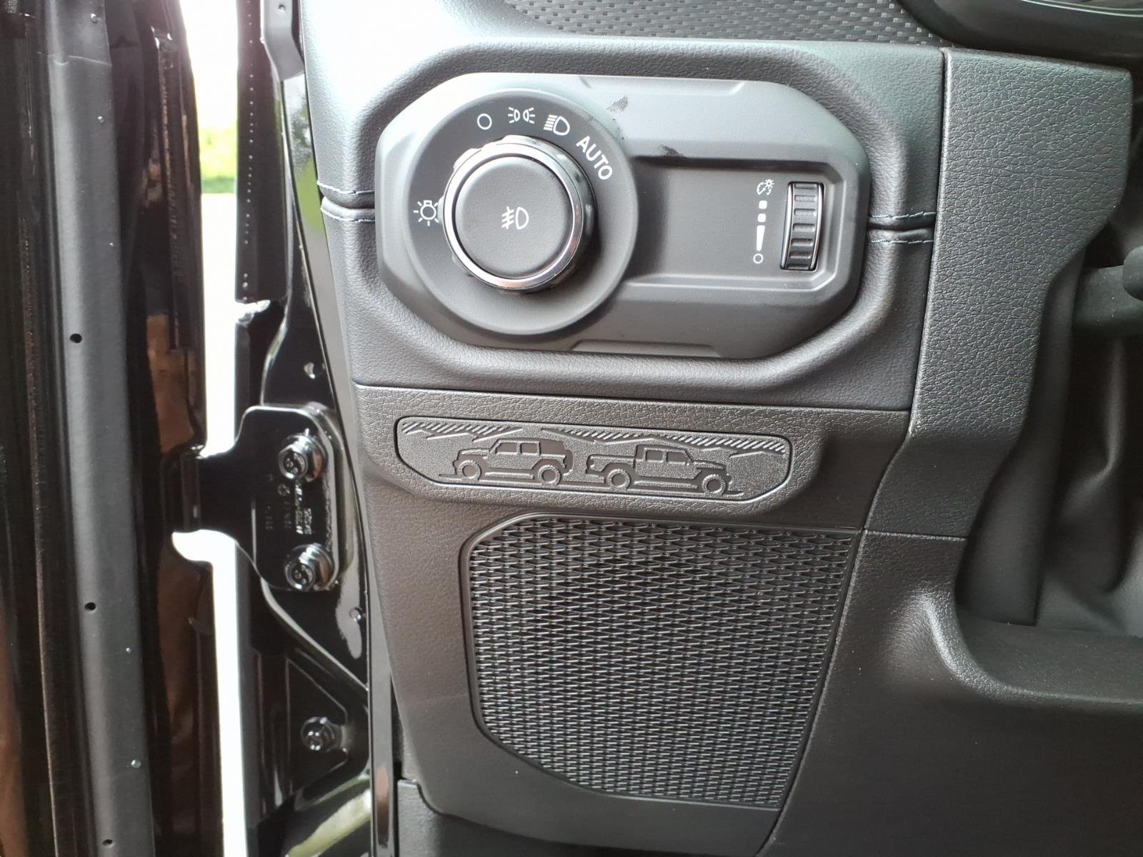 New 2027 Black Clear-Coat Paint Jeep Rubicon X image 16