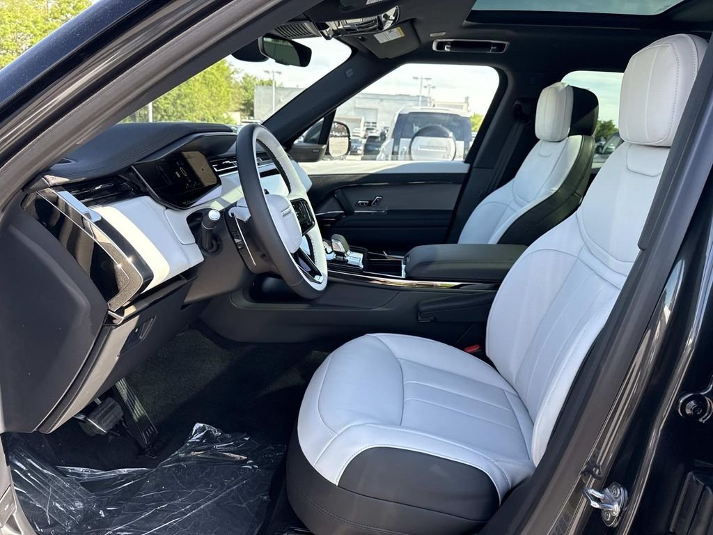 New 2026 Carpathian Grey LAND ROVER Dynamic SE image 18