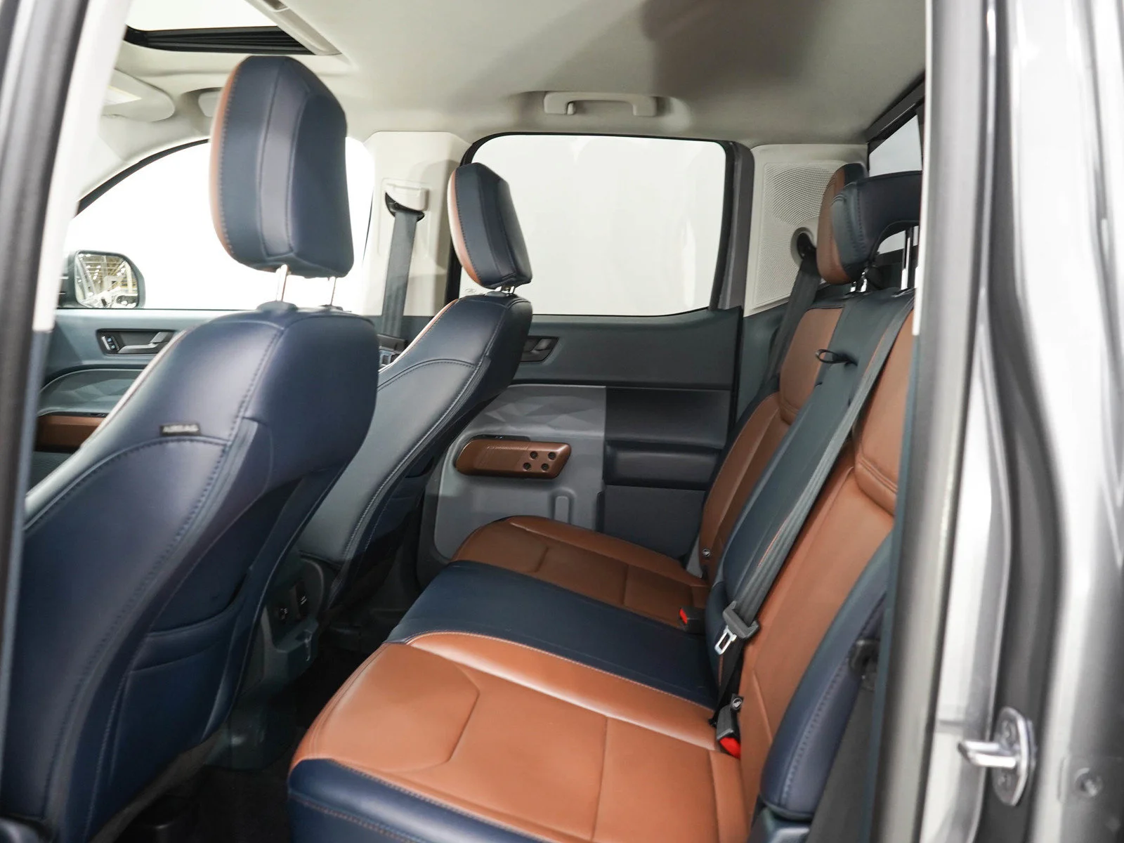 Used 2022 Gray Metallic Ford Lariat image 15