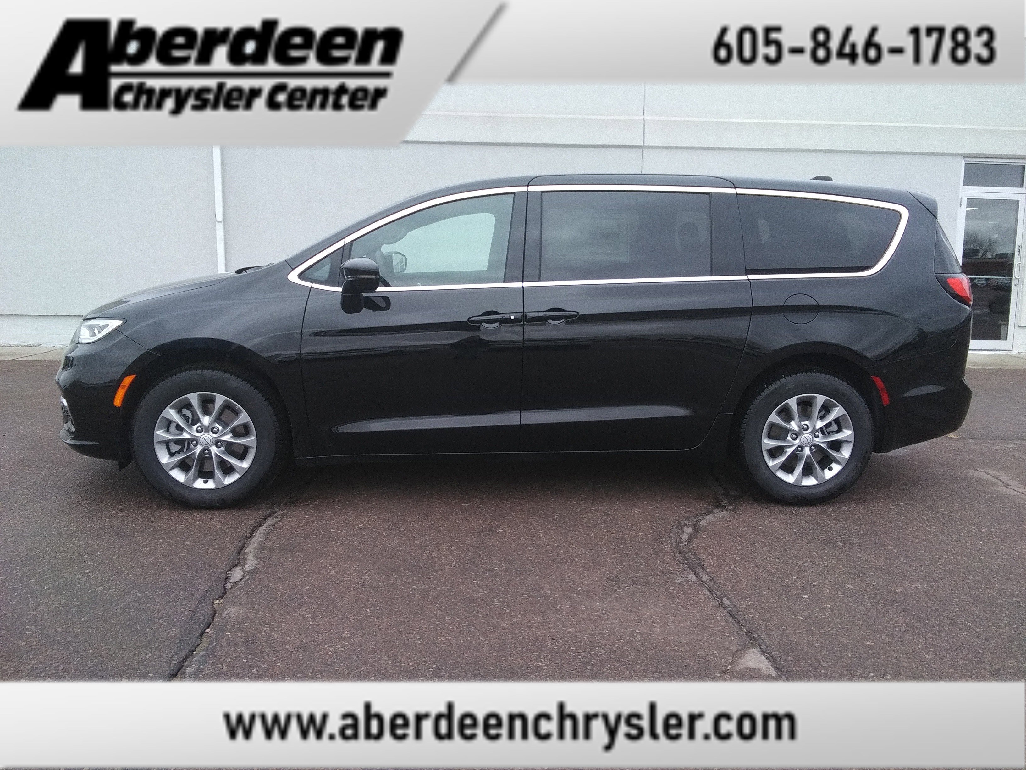 2026 Chrysler Pacifica Select AWD's photo