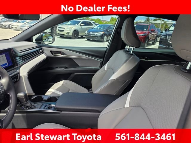 Used 2025 White Toyota SE image 12
