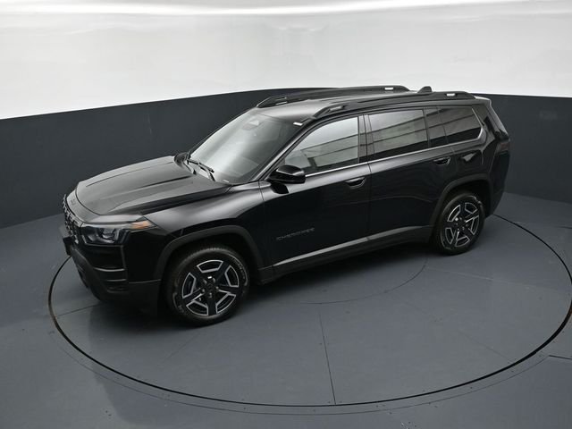 New 2026 Diamond Black Crystal Pearl-Coat Exterior Paint Jeep Limited image 14