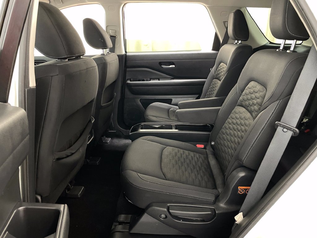 2022 Nissan Pathfinder SV - Photo 11