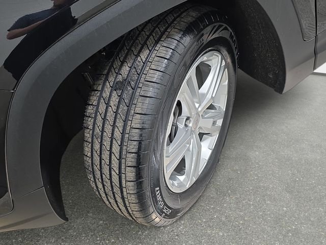 Used 2024 Black GMC SLE image 29