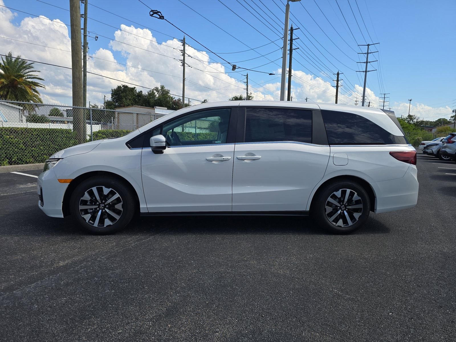 New 2026 Platinum White Pearl Honda EX-L image 6