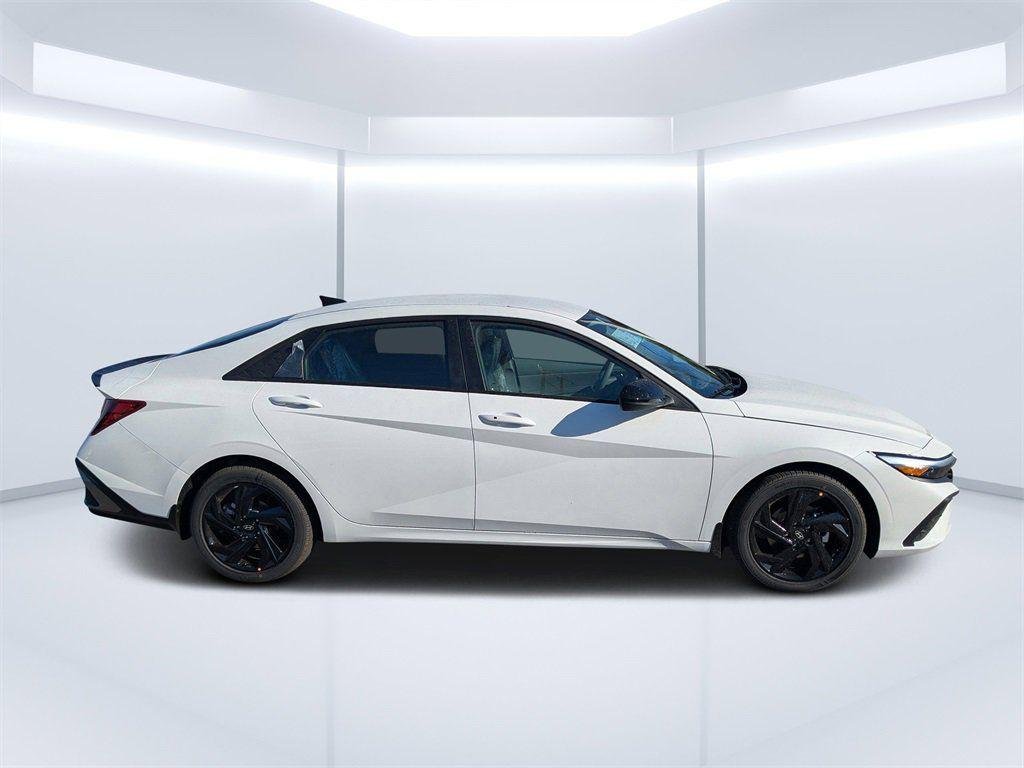 New 2026 White Hyundai SEL Sport image 2