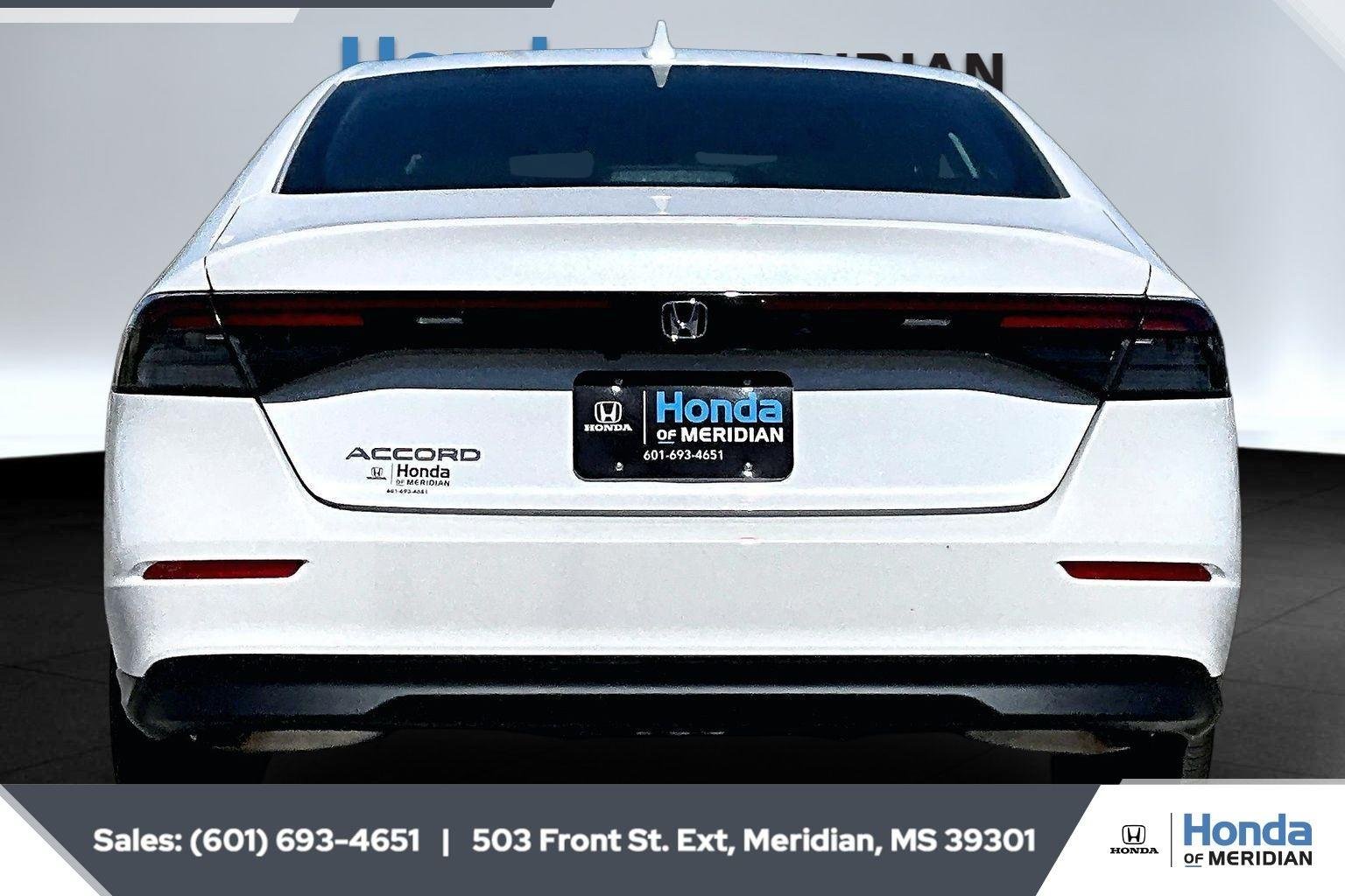 New 2026 Platinum White Pearl Honda LX image 4