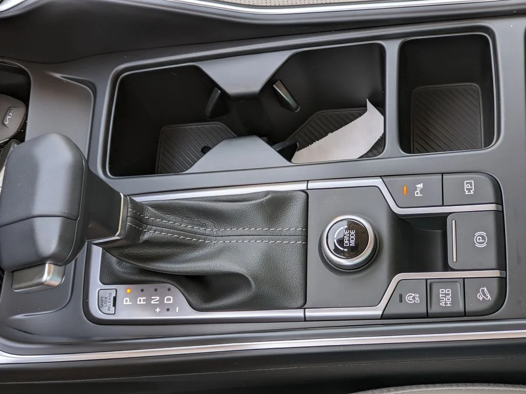 2025 Kia Sorento S - Photo 32