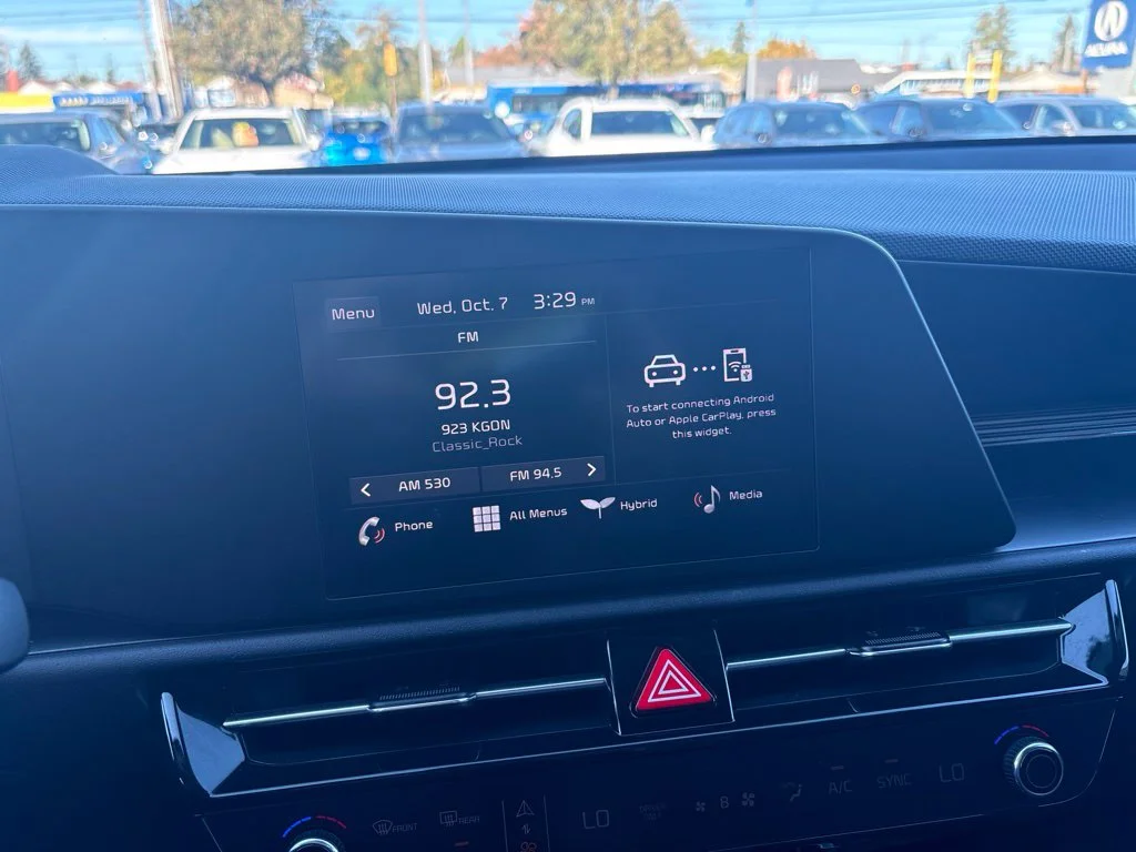 Used 2025 White Kia LX image 20