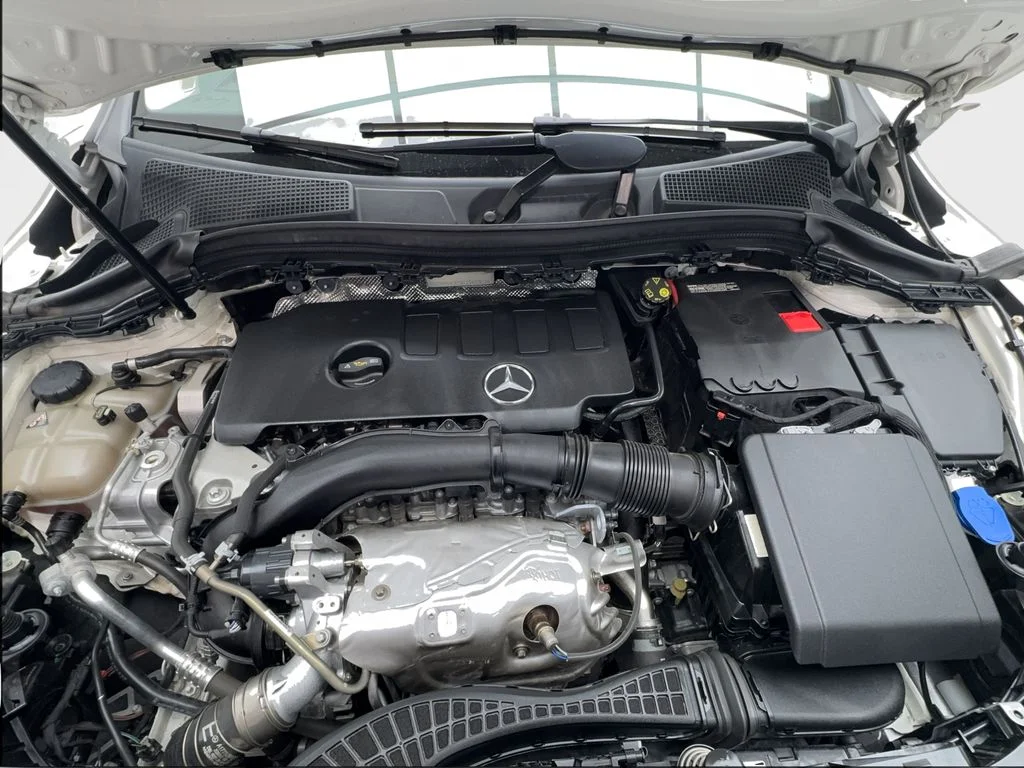Used 2022 White Mercedes-Benz GLA 250 image 17