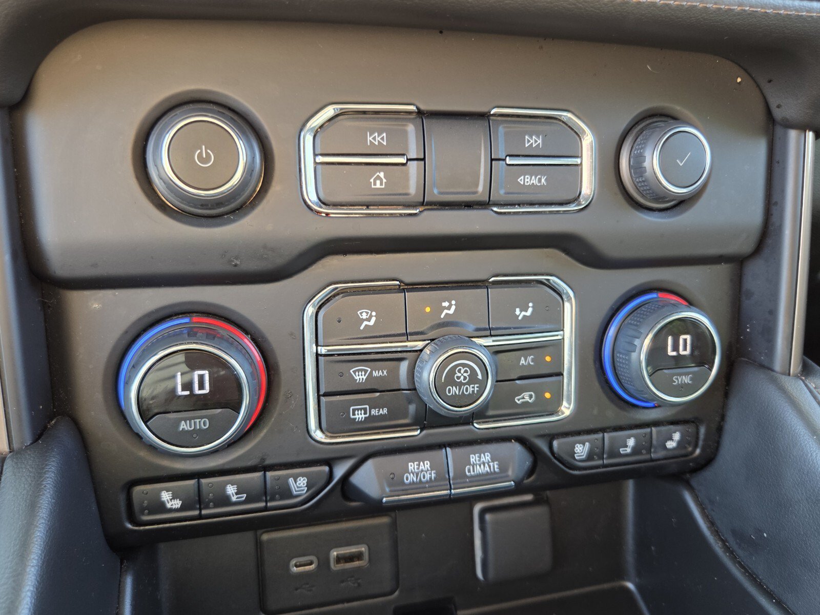 Used 2022 Black Chevrolet High Country image 29