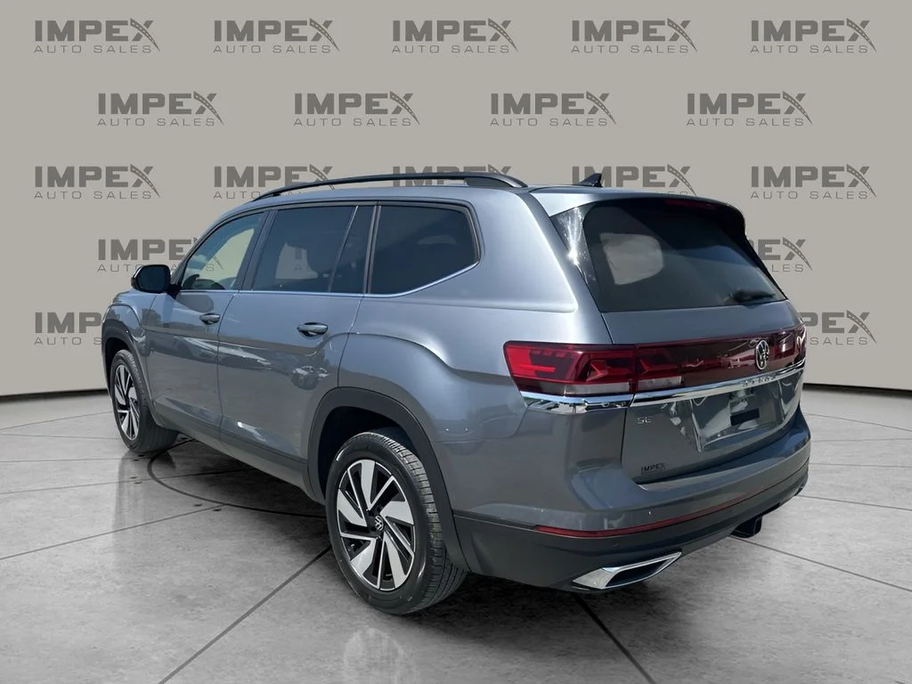 Used 2024 Gray Volkswagen 2.0T SE w/Technology image 4