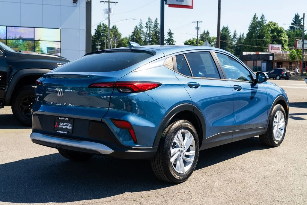 Used 2025 Blue Buick Preferred image 6