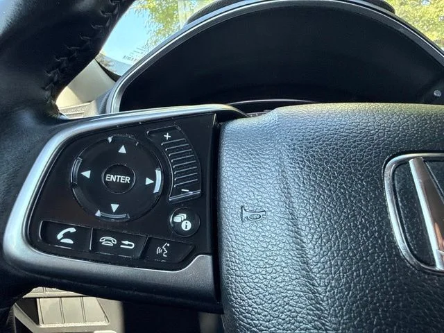Used 2018 White Diamond Pearl Honda EX-L image 24