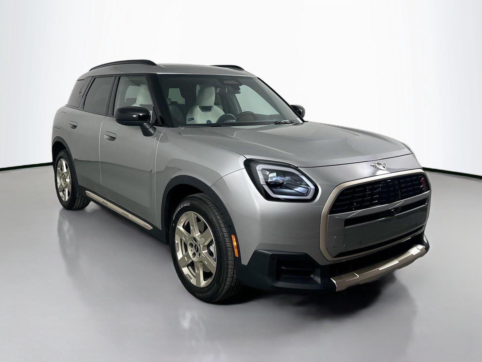 Used 2025 Melting Silver III Metallic MINI S image 3
