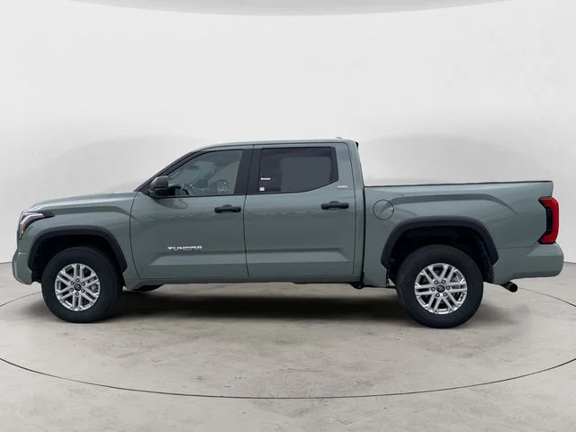 Used 2025  Toyota SR5 image 8
