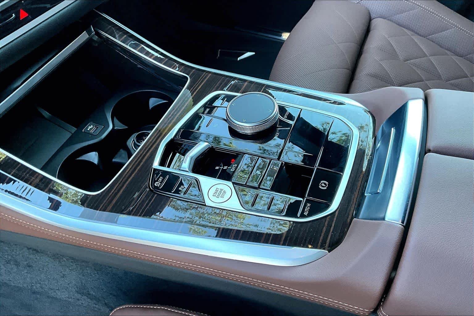 New 2026 Skyscraper Grey Metallic BMW sDrive40i image 7