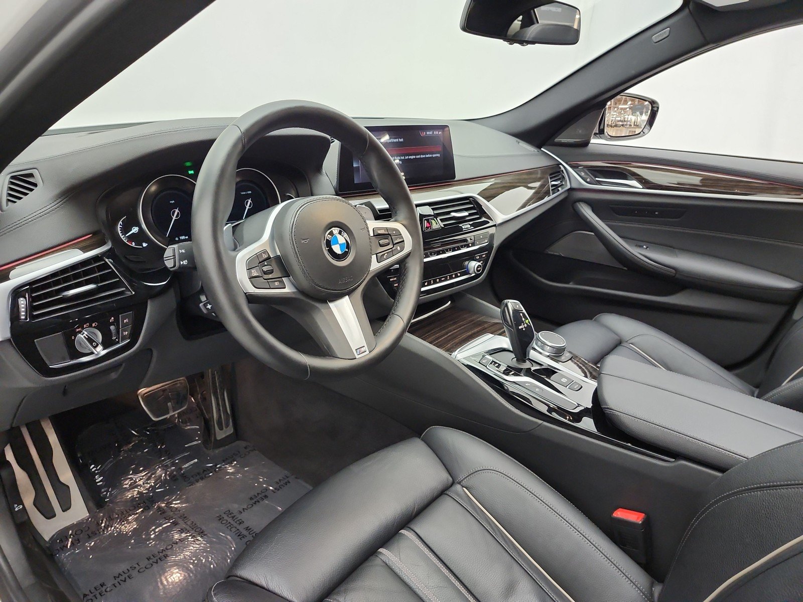 Used 2019 Alpine White BMW M550i xDrive Sedan image 12