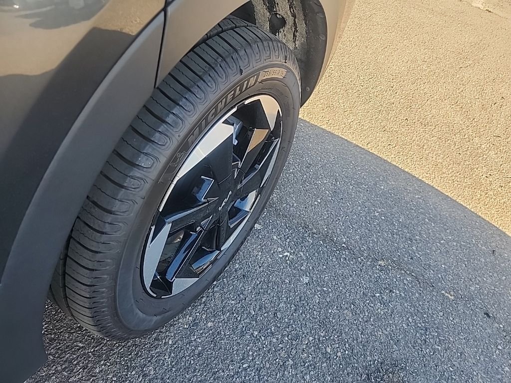 Certified Used 2025 Gray Kia EX image 9