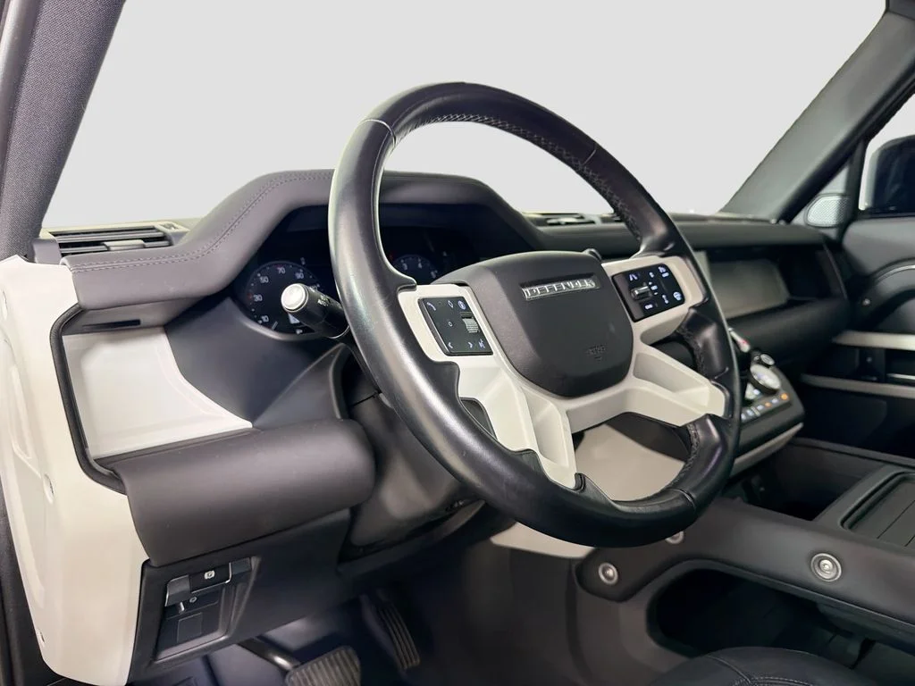 Used 2024 Gray Land Rover S image 9