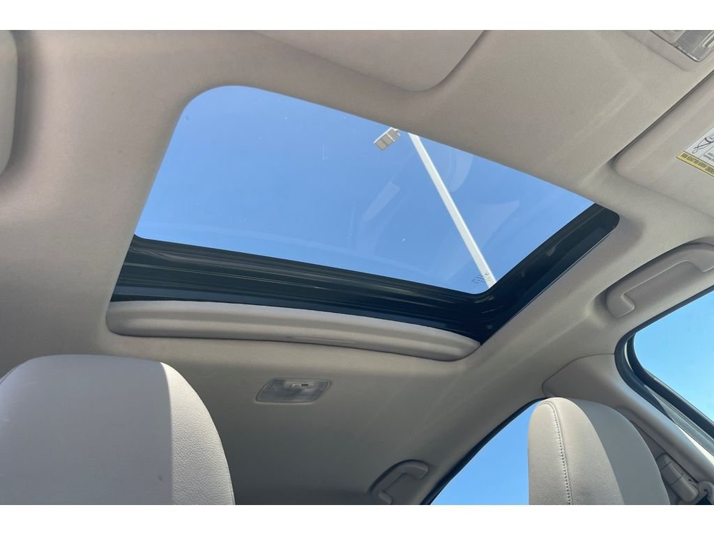 Used 2018 White Orchid Pearl Honda EX-L Navi image 21