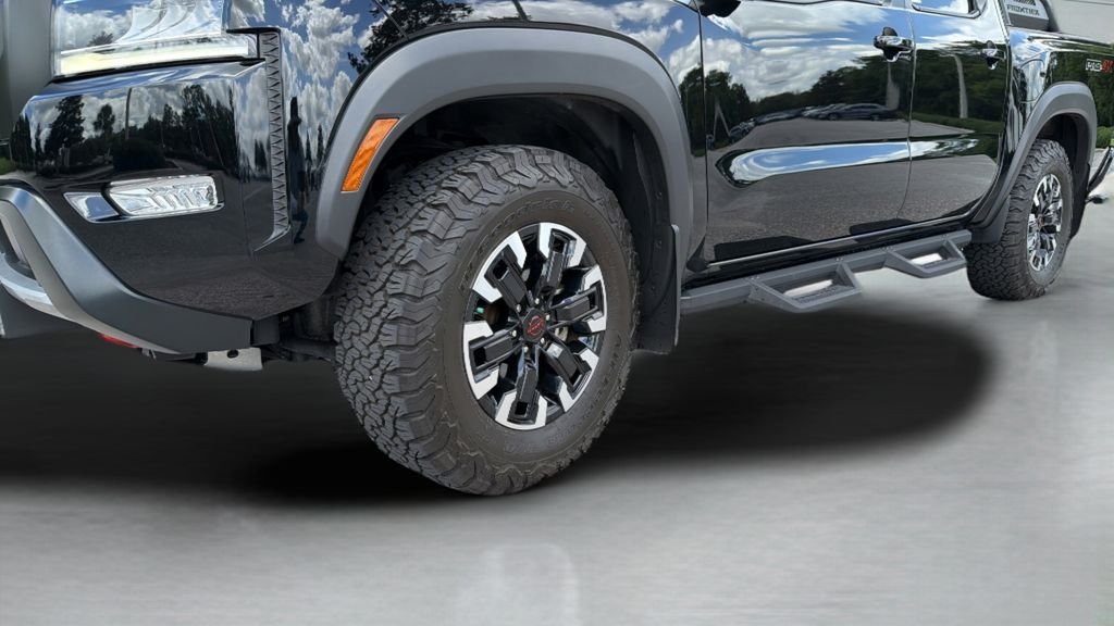 Used 2022 Black Nissan PRO-4X image 33