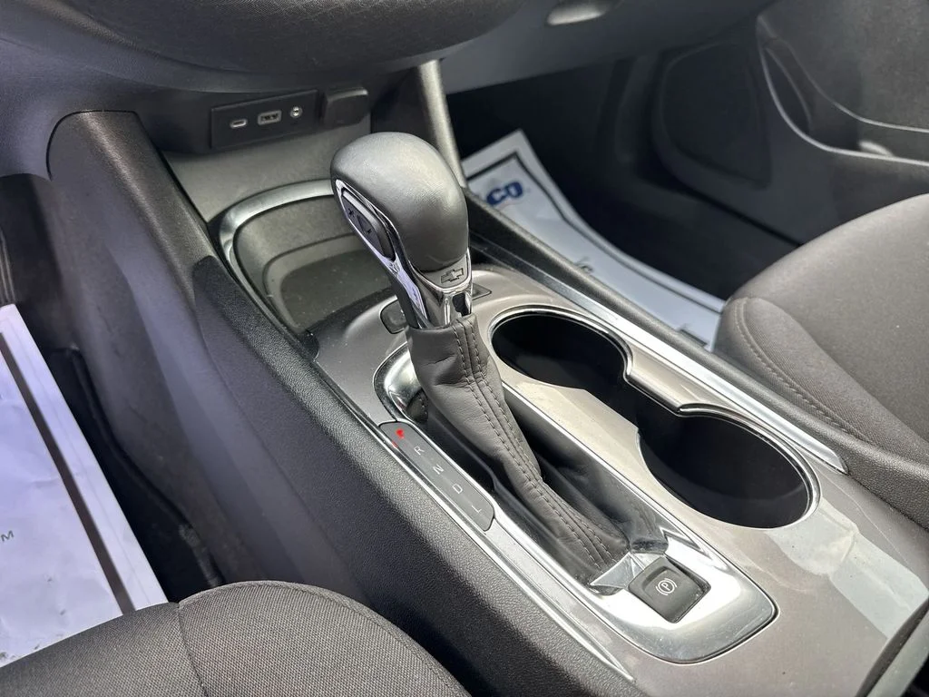 Used 2024 White Chevrolet LT image 20