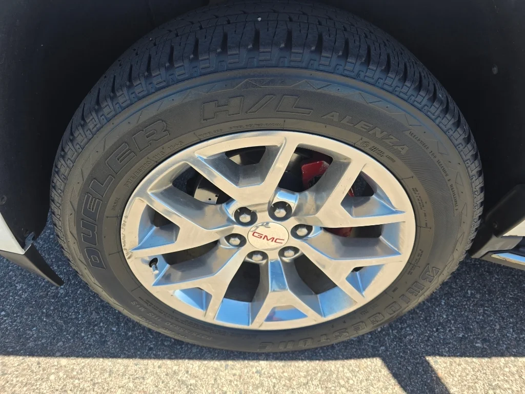 Used 2017 Summit White GMC SLE image 9