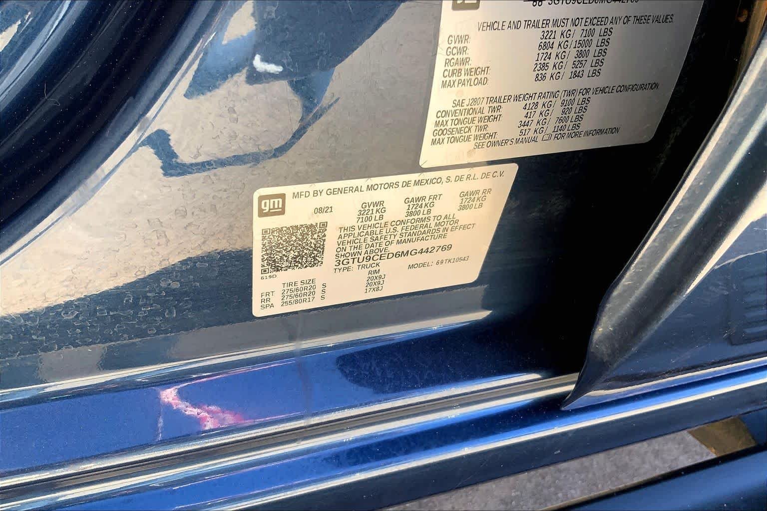 Used 2021 Pacific Blue Metallic GMC Elevation image 33