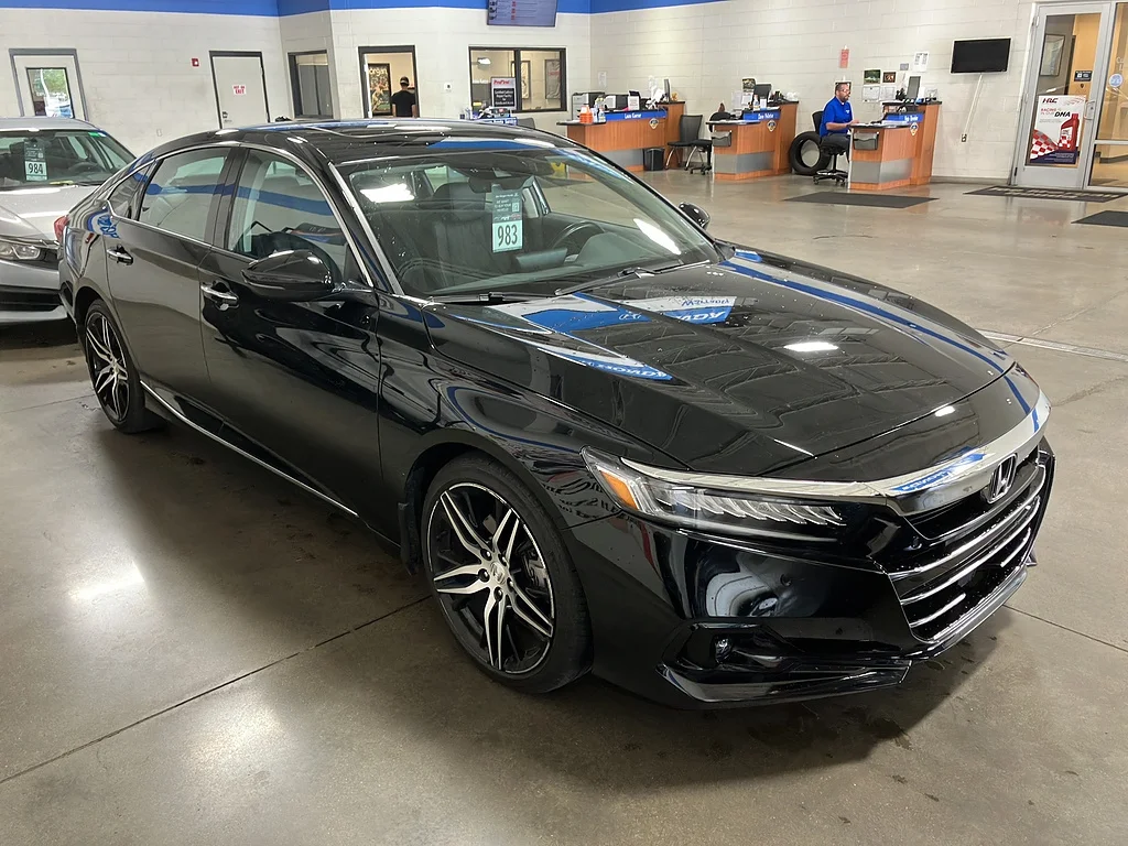 Certified Used 2021 Crystal Black Pearl Honda Touring image 1