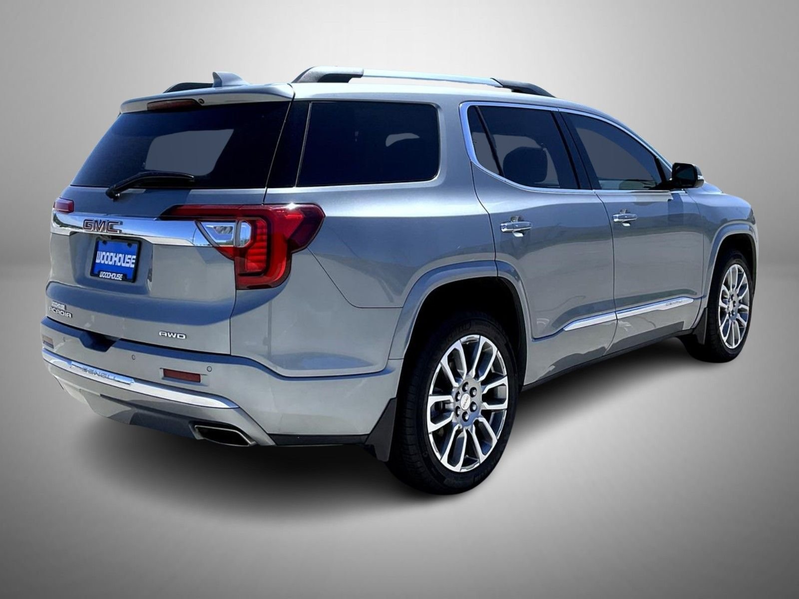 Used 2023 Silver GMC Denali image 5