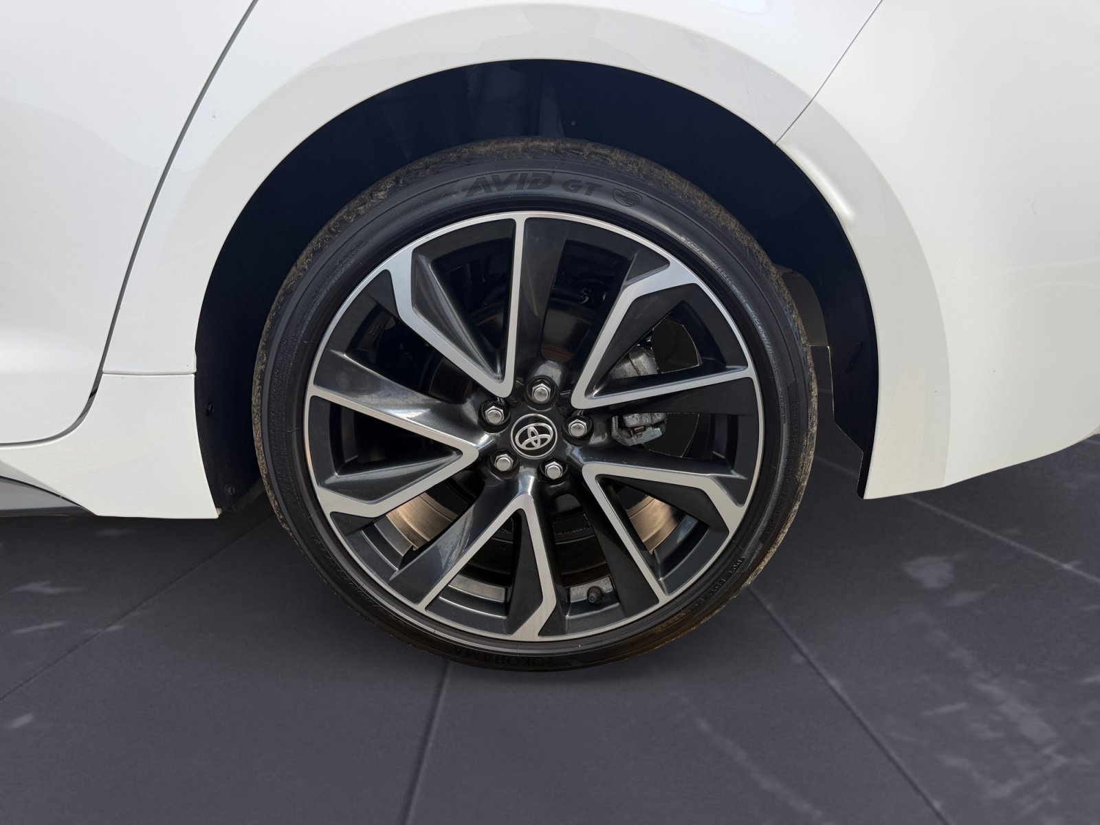 Used 2022 White Toyota SE image 43