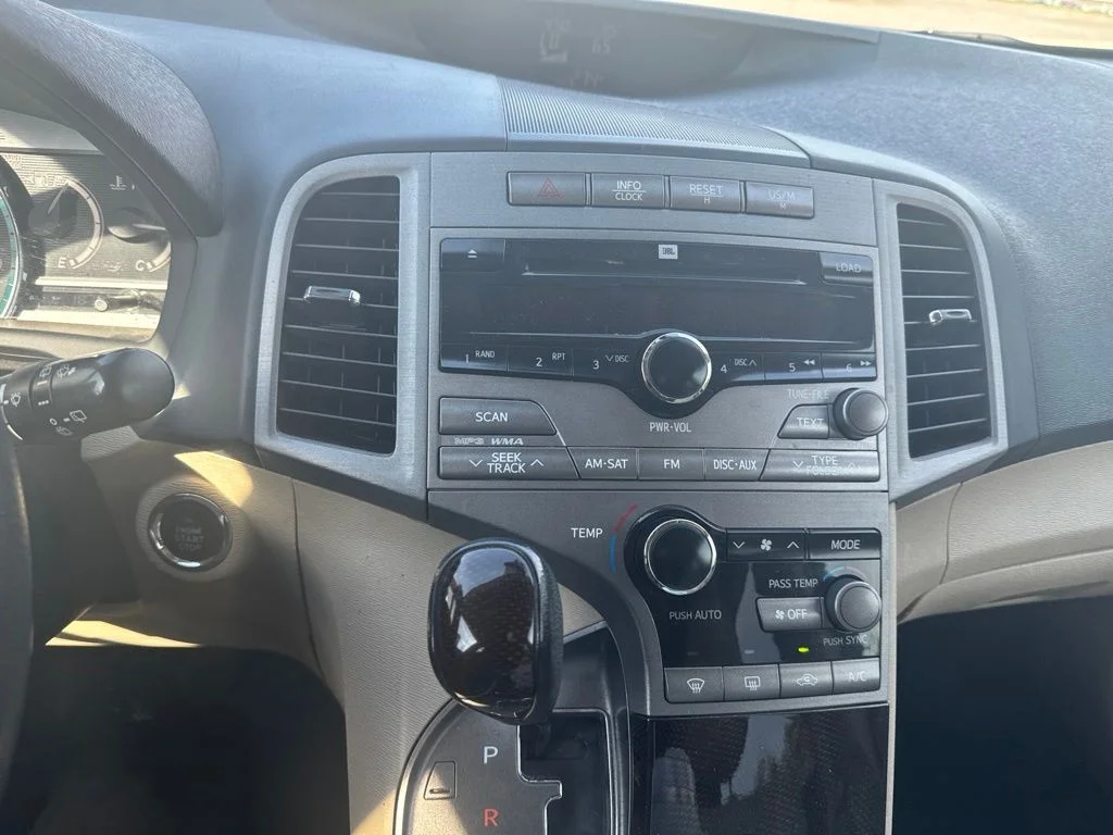 Used 2009 Red Toyota Base image 17