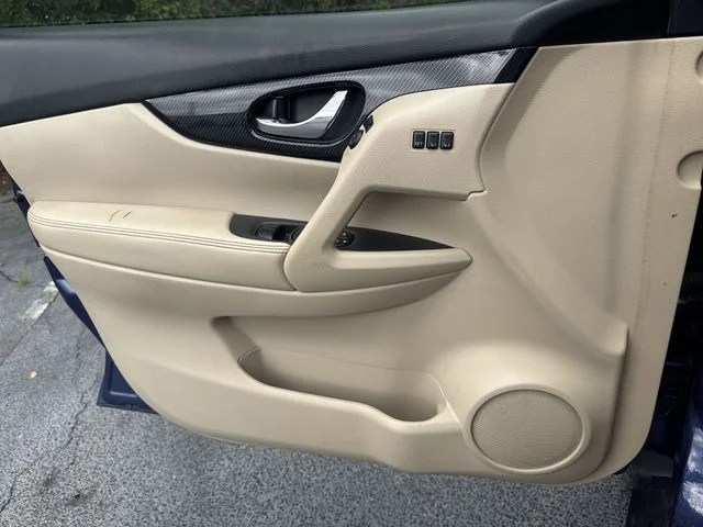 Used 2019 Blue Nissan SL image 27