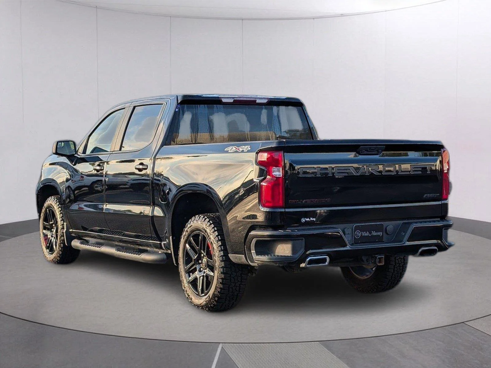 Used 2023 BLACK Chevrolet RST image 3
