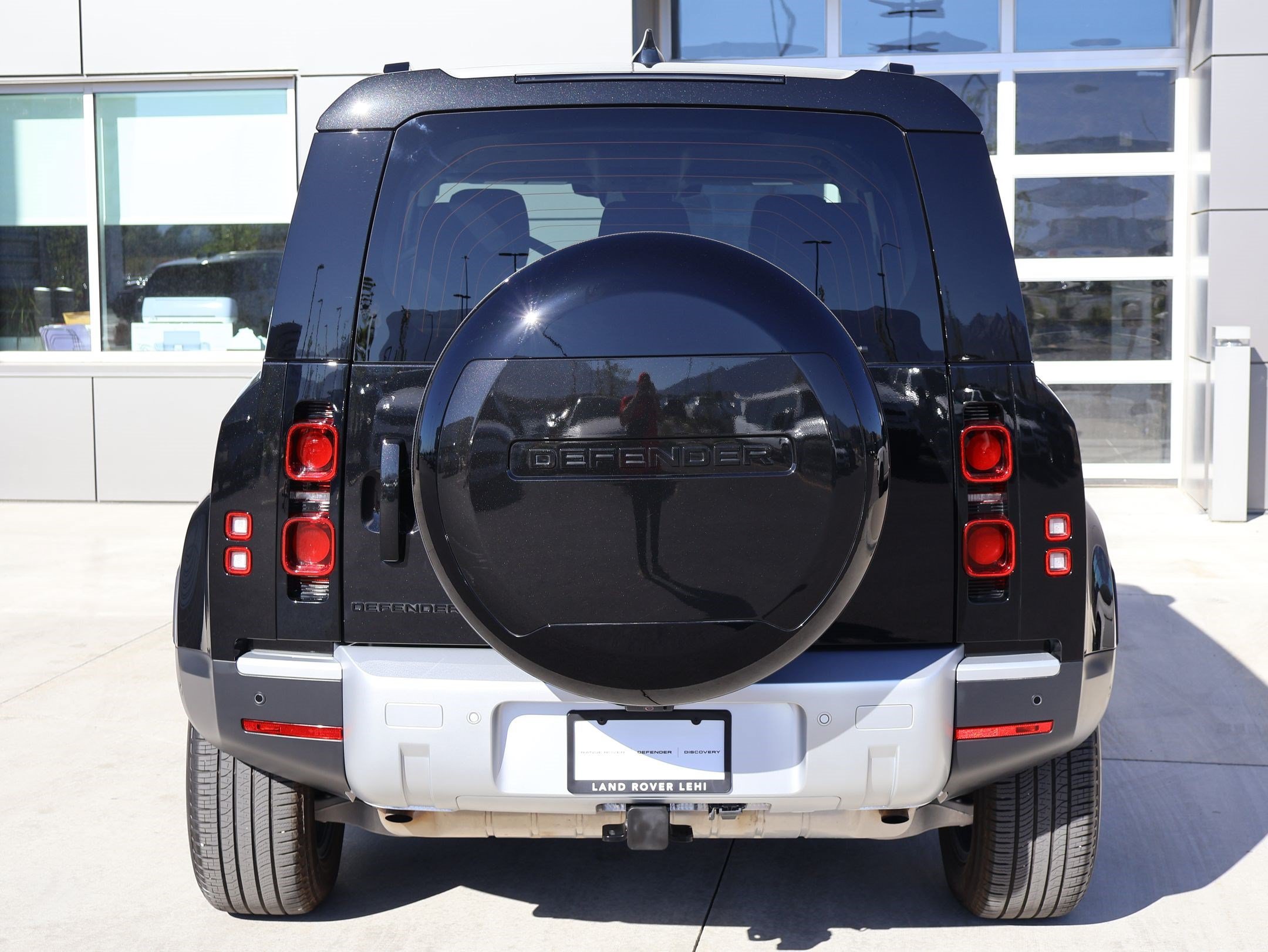 Used 2025 Santorini Black Metallic Land Rover 110 P300 S image 7